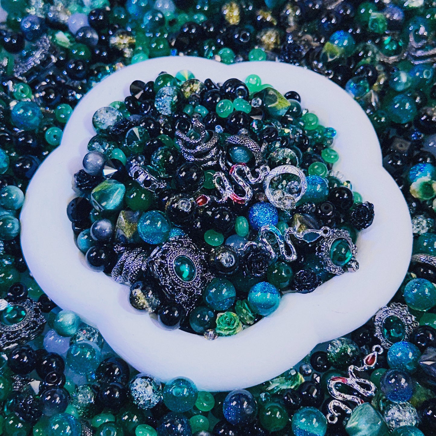 Live Product-The Gaze of Medusa