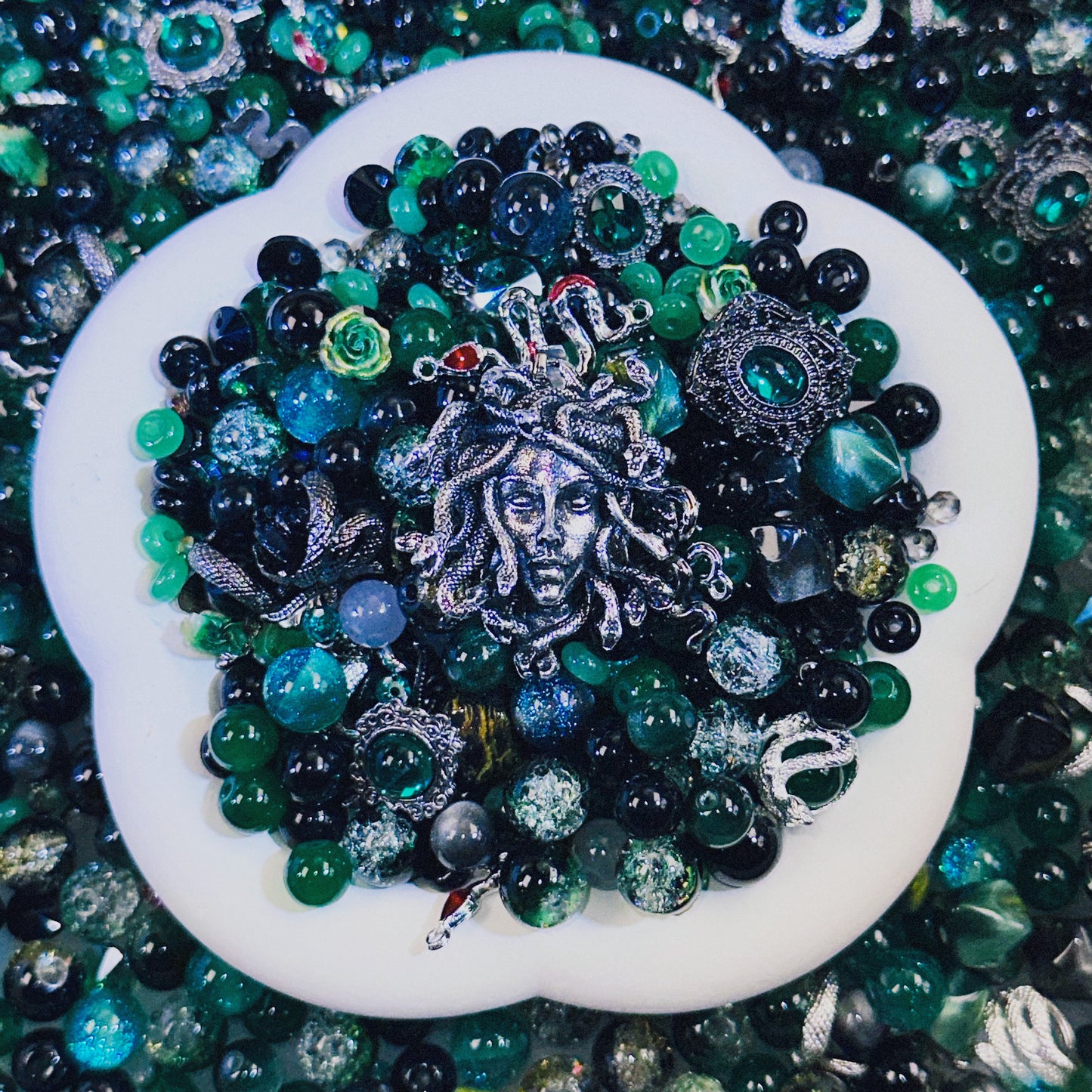 Live Product-The Gaze of Medusa